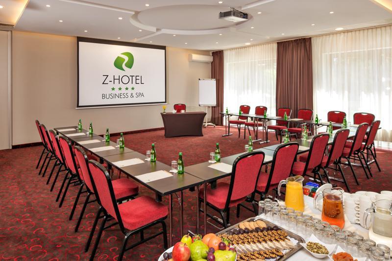 Z-Hotel Business & Spa أوتفوك المظهر الخارجي الصورة