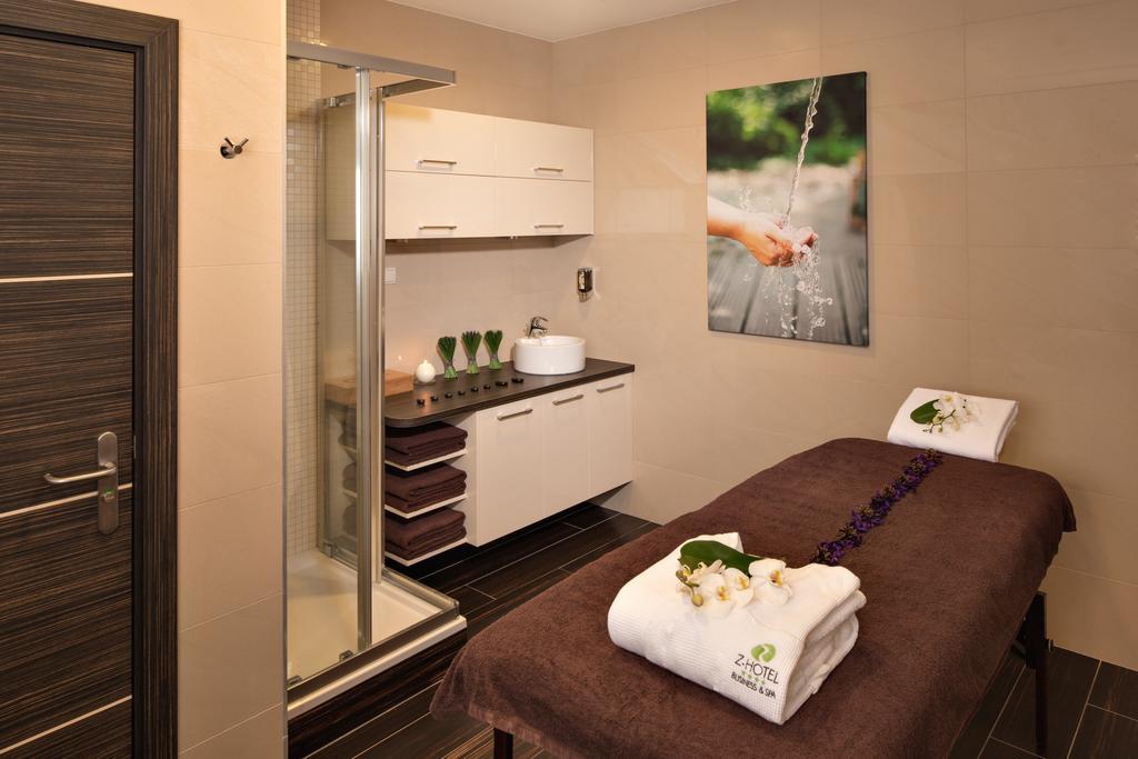 Z-Hotel Business & Spa أوتفوك المظهر الخارجي الصورة