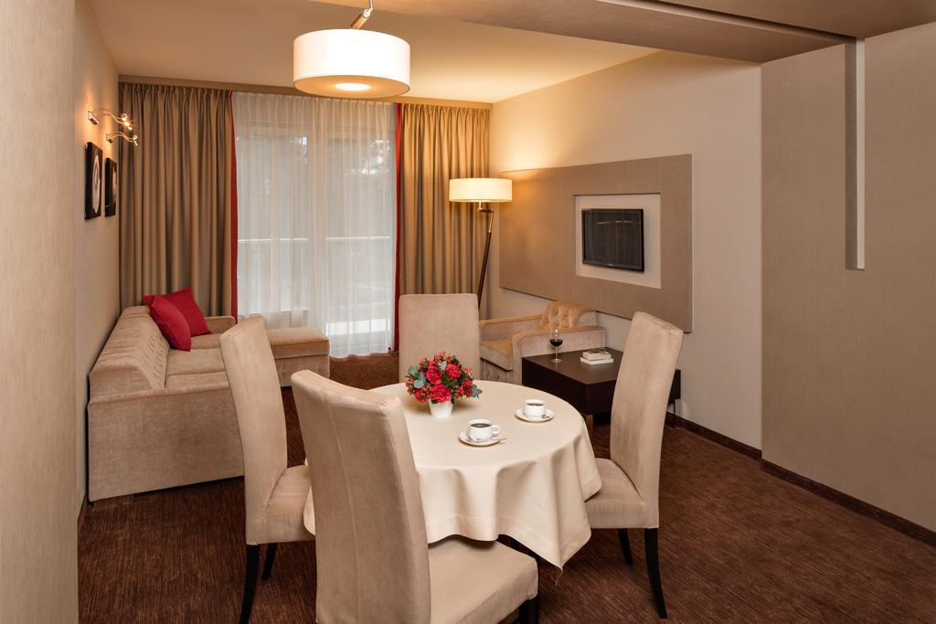 Z-Hotel Business & Spa أوتفوك المظهر الخارجي الصورة