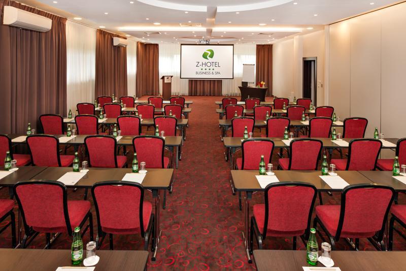 Z-Hotel Business & Spa أوتفوك المظهر الخارجي الصورة