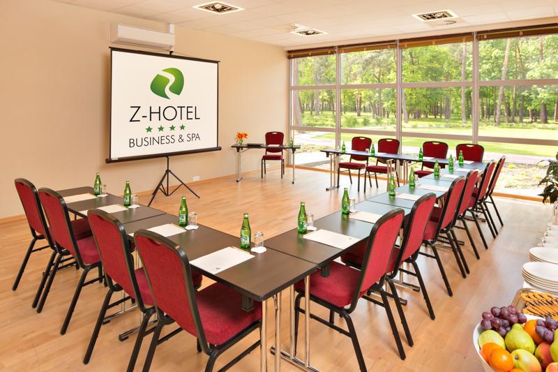 Z-Hotel Business & Spa أوتفوك المظهر الخارجي الصورة