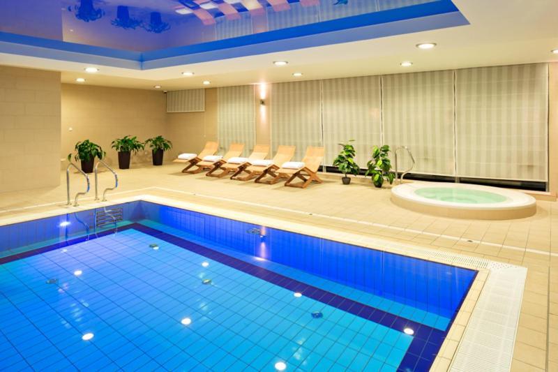 Z-Hotel Business & Spa أوتفوك المظهر الخارجي الصورة