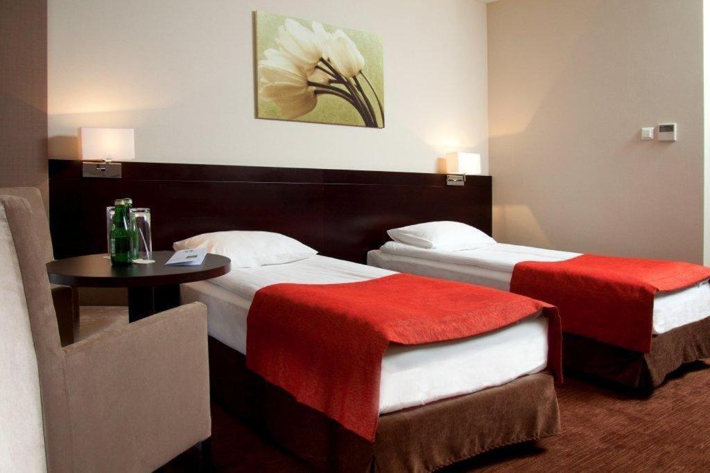 Z-Hotel Business & Spa أوتفوك المظهر الخارجي الصورة