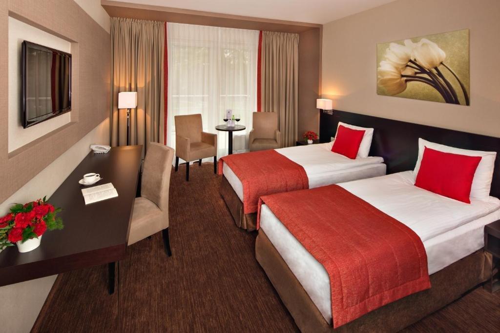 Z-Hotel Business & Spa أوتفوك المظهر الخارجي الصورة