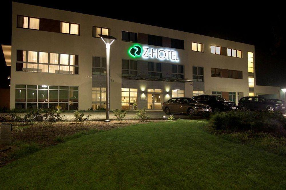 Z-Hotel Business & Spa أوتفوك المظهر الخارجي الصورة