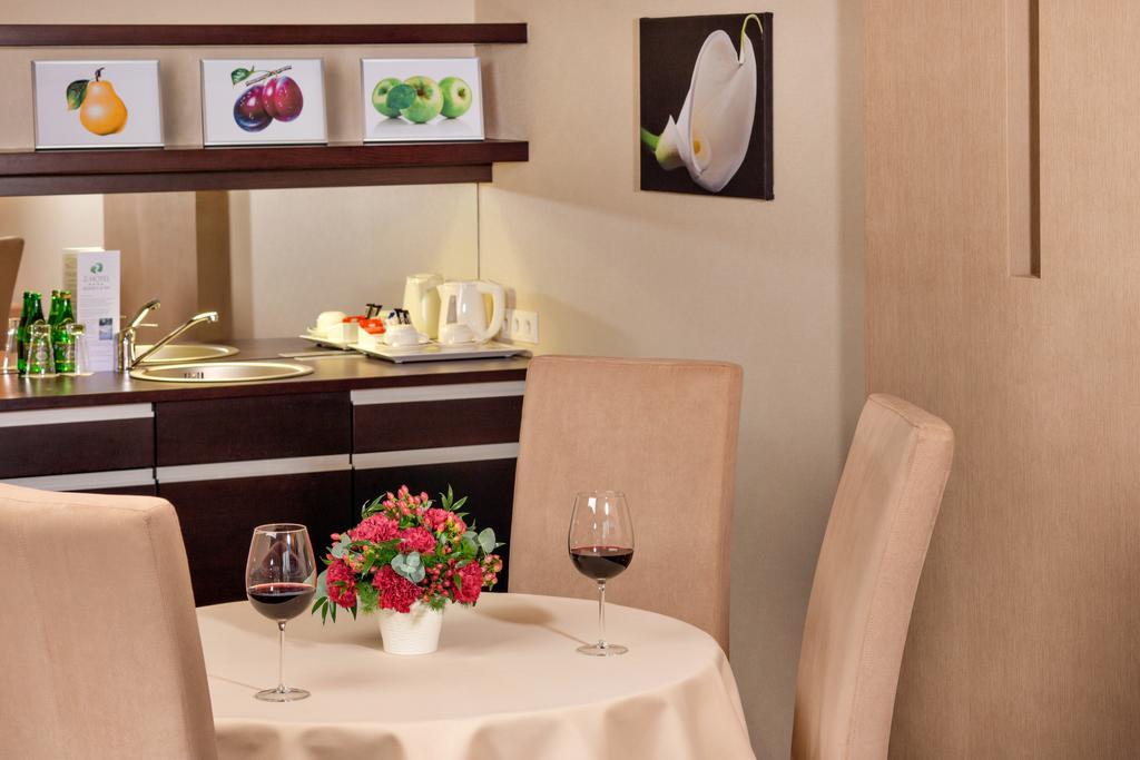 Z-Hotel Business & Spa أوتفوك المظهر الخارجي الصورة