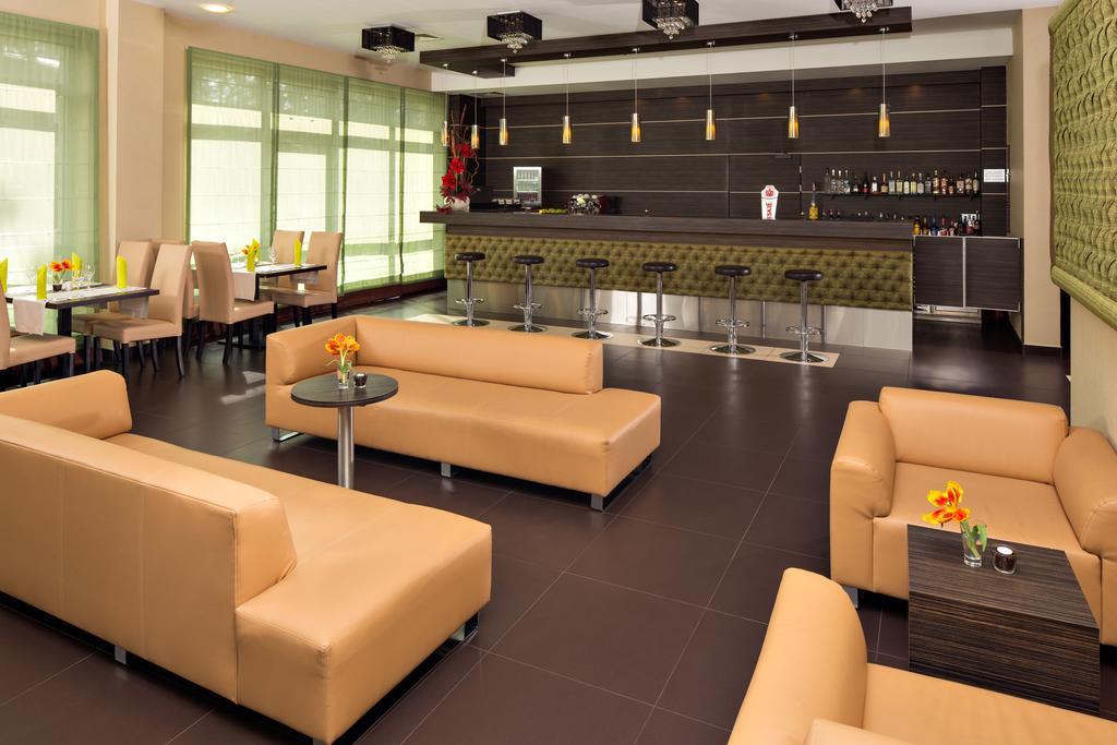 Z-Hotel Business & Spa أوتفوك المظهر الخارجي الصورة