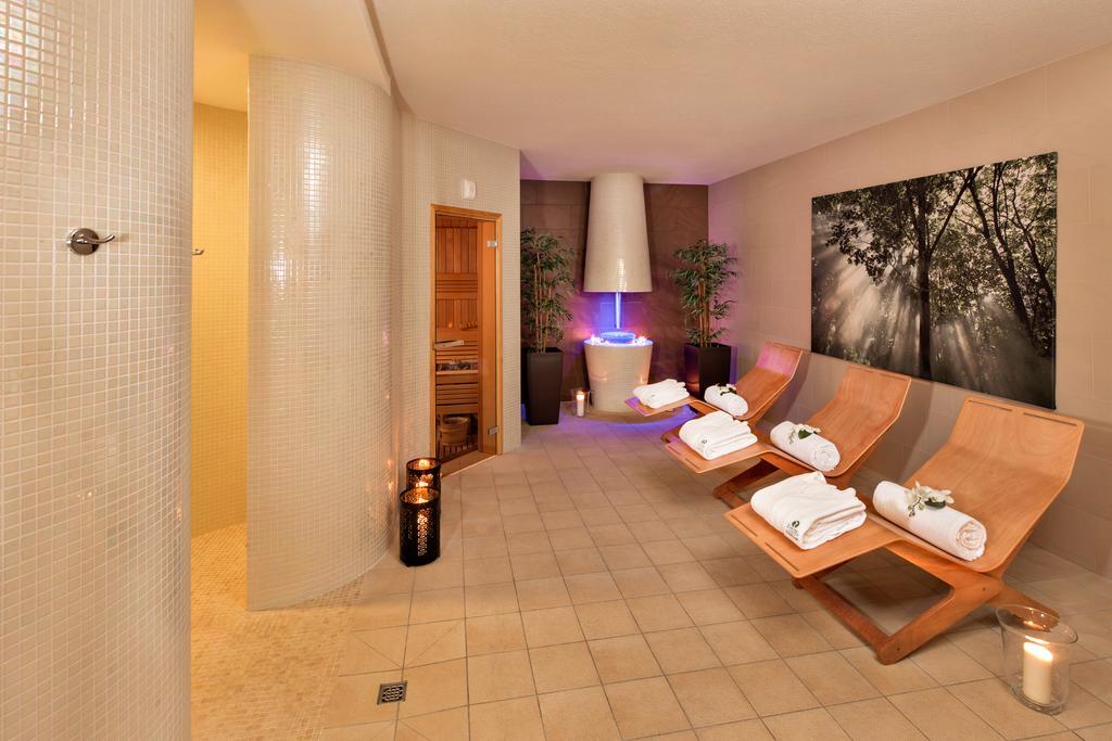 Z-Hotel Business & Spa أوتفوك المظهر الخارجي الصورة