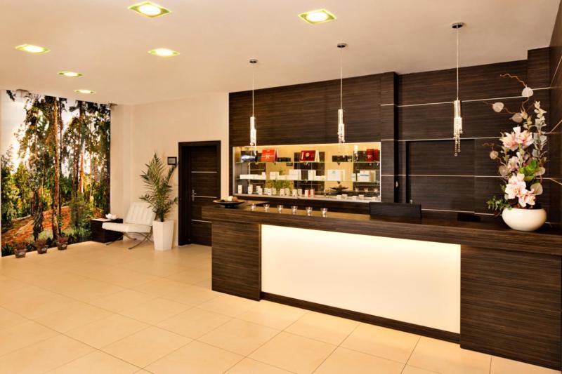 Z-Hotel Business & Spa أوتفوك المظهر الخارجي الصورة